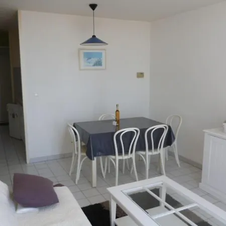 Meuble 4 Pers - Vue - Parking - Fr-1-825-15 * La Rochelle (Charente-Maritime)